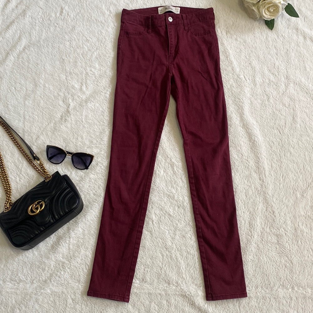 HOLLISTER SIZE 00R Burgundy Wine Skinny Jeans